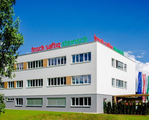 EVA_Apples_Office